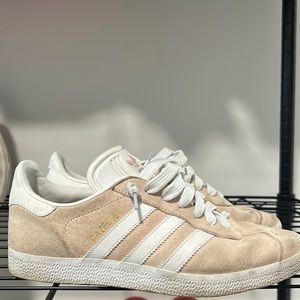 Adidas Blush suede Gazelle Shoes size 8.5